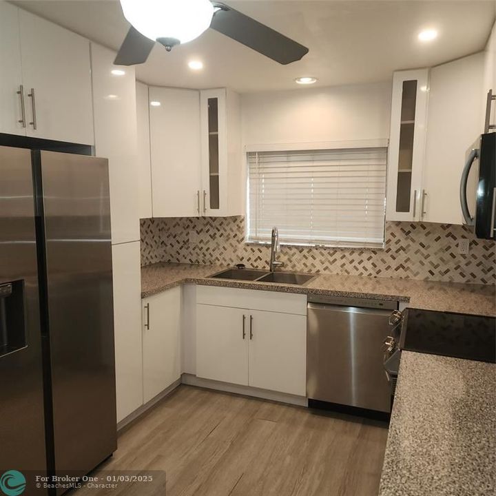 For Rent: $2,400 (3 beds, 2 baths, 1360 Square Feet)