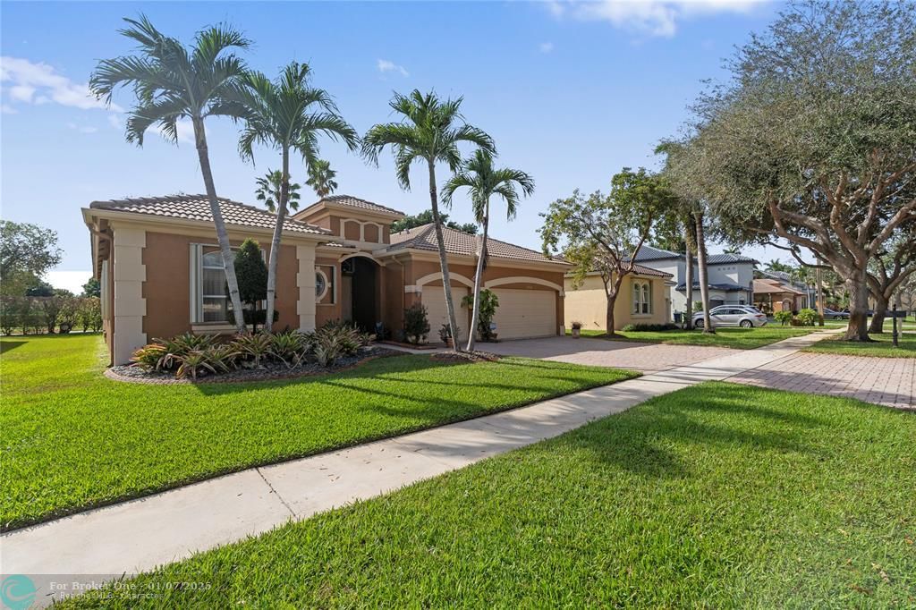 For Sale: $850,000 (4 beds, 2 baths, 2634 Square Feet)