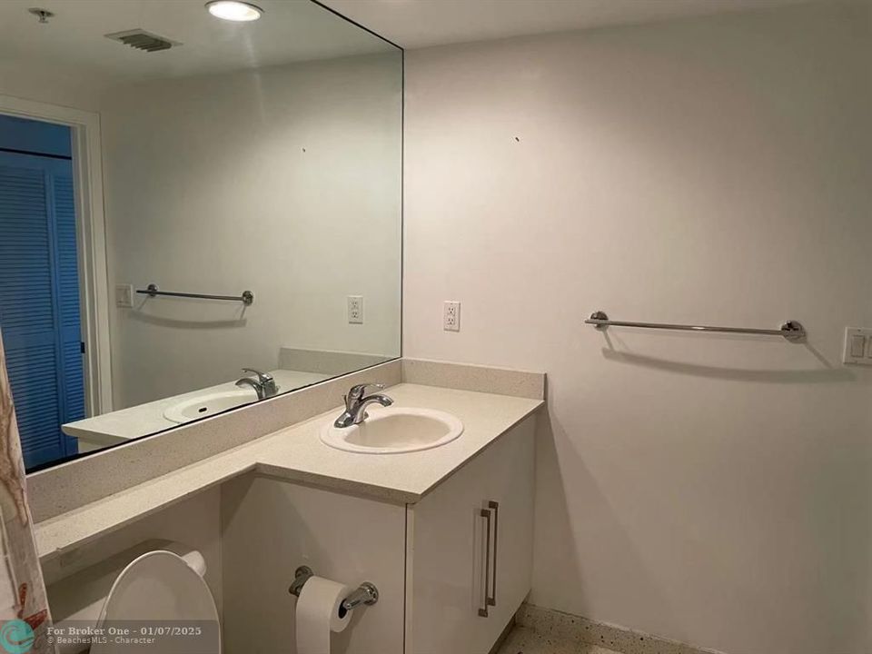 For Rent: $3,000 (1 beds, 1 baths, 846 Square Feet)