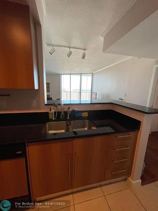 For Rent: $3,000 (1 beds, 1 baths, 846 Square Feet)