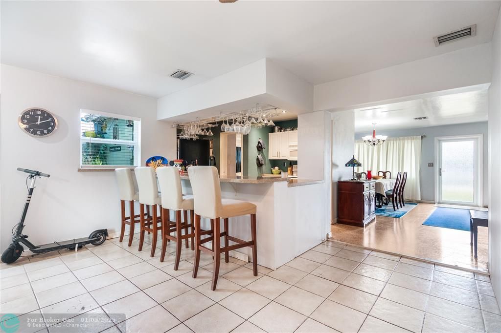 For Sale: $475,000 (3 beds, 1 baths, 1628 Square Feet)