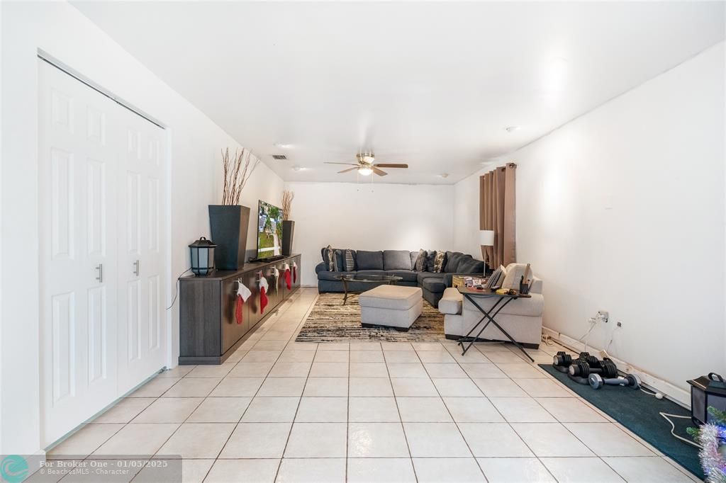 For Sale: $475,000 (3 beds, 1 baths, 1628 Square Feet)