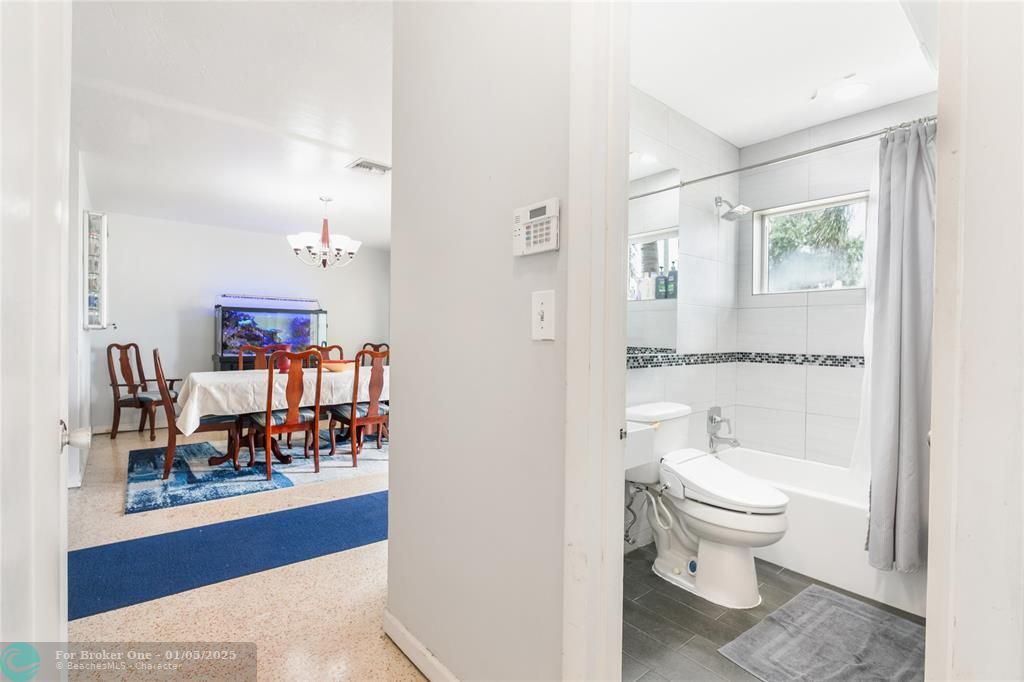 For Sale: $475,000 (3 beds, 1 baths, 1628 Square Feet)