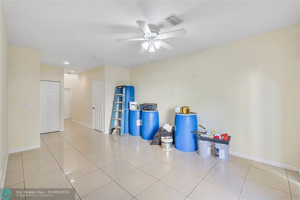 For Sale: $340,000 (3 beds, 2 baths, 1315 Square Feet)