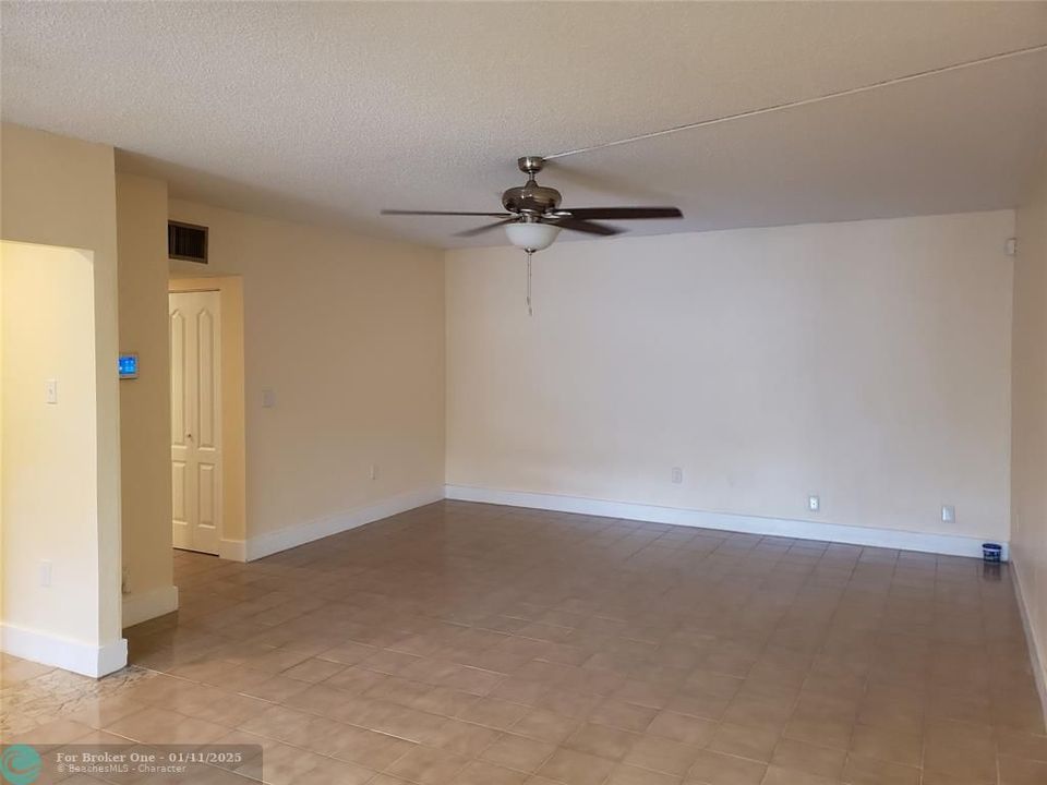 For Sale: $260,000 (2 beds, 2 baths, 1400 Square Feet)