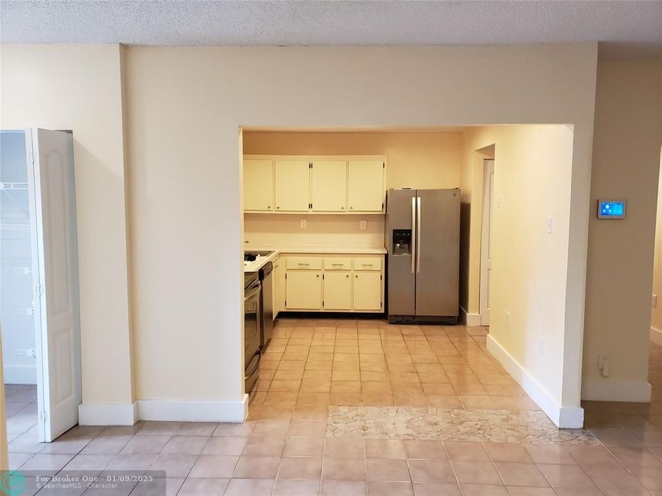 For Sale: $260,000 (2 beds, 2 baths, 1400 Square Feet)