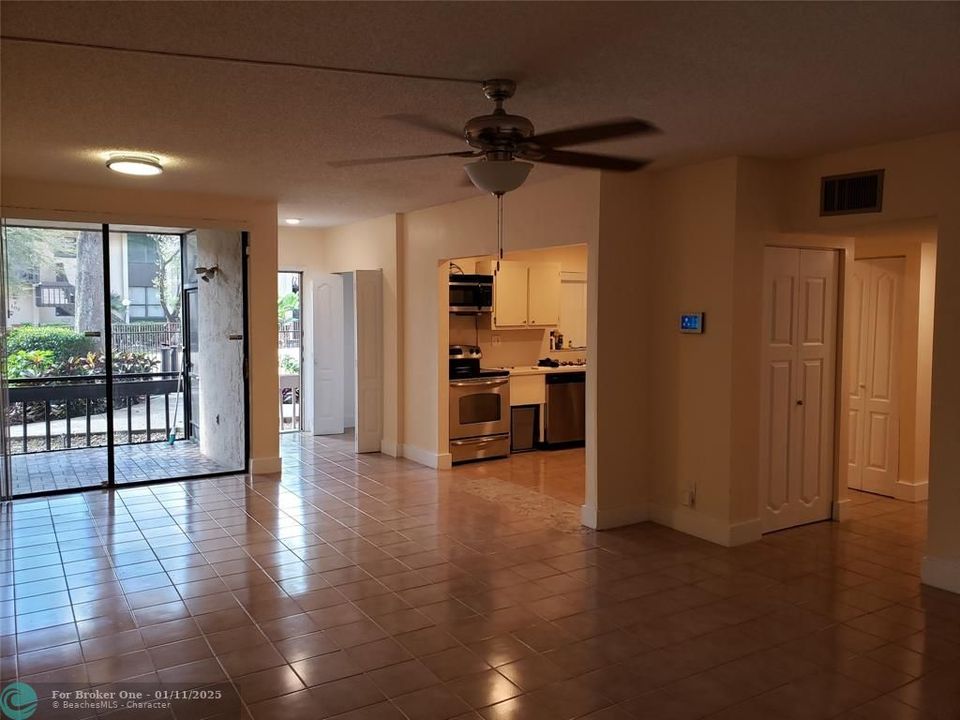 For Sale: $260,000 (2 beds, 2 baths, 1400 Square Feet)