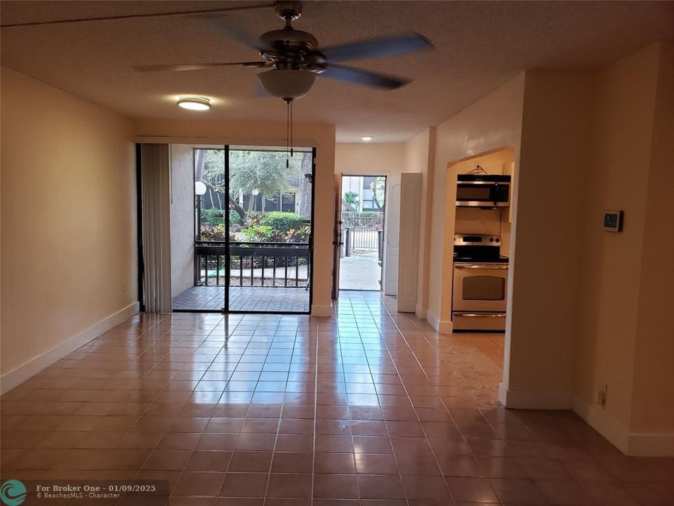 For Sale: $260,000 (2 beds, 2 baths, 1400 Square Feet)