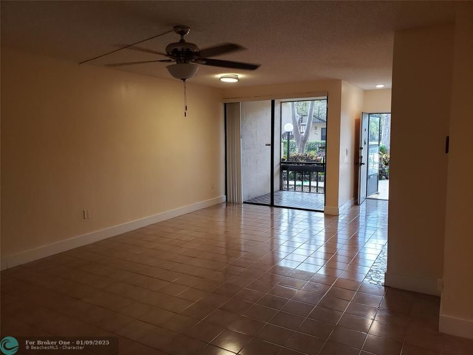 For Sale: $260,000 (2 beds, 2 baths, 1400 Square Feet)