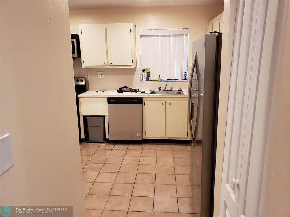 For Sale: $260,000 (2 beds, 2 baths, 1400 Square Feet)