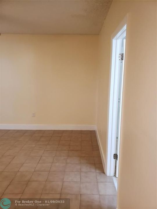 For Sale: $260,000 (2 beds, 2 baths, 1400 Square Feet)