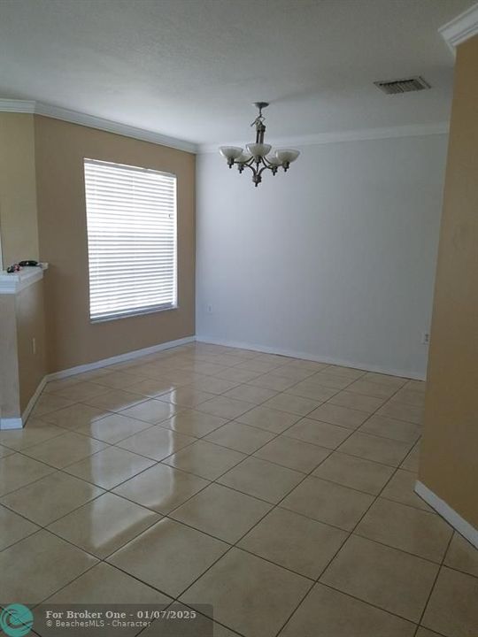 For Rent: $3,000 (3 beds, 2 baths, 1726 Square Feet)