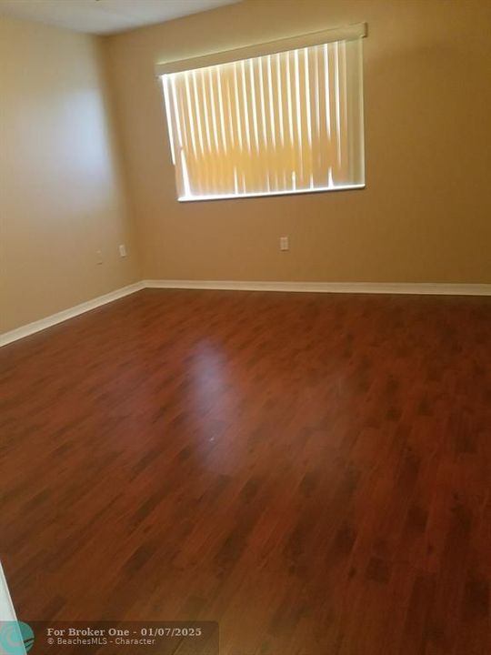 For Rent: $3,000 (3 beds, 2 baths, 1726 Square Feet)