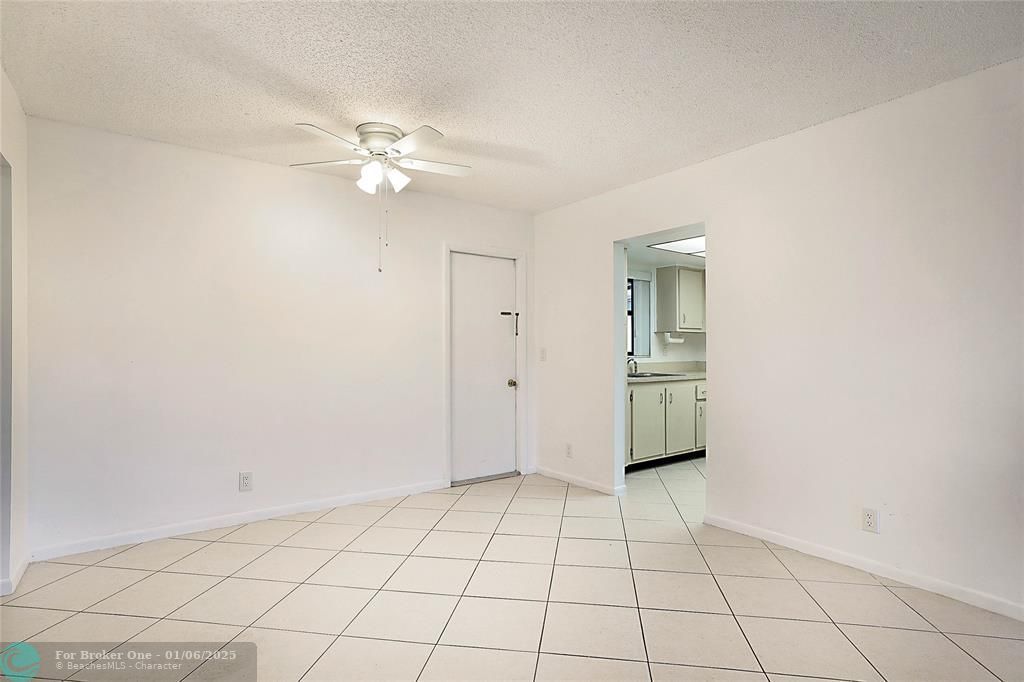 For Sale: $315,500 (2 beds, 2 baths, 1116 Square Feet)