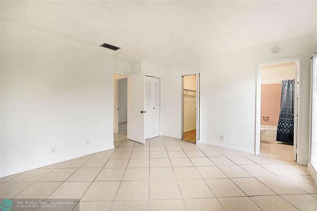 For Sale: $315,500 (2 beds, 2 baths, 1116 Square Feet)