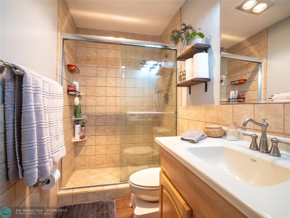 En Venta: $459,000 (2 camas, 2 baños, 1257 Pies cuadrados)