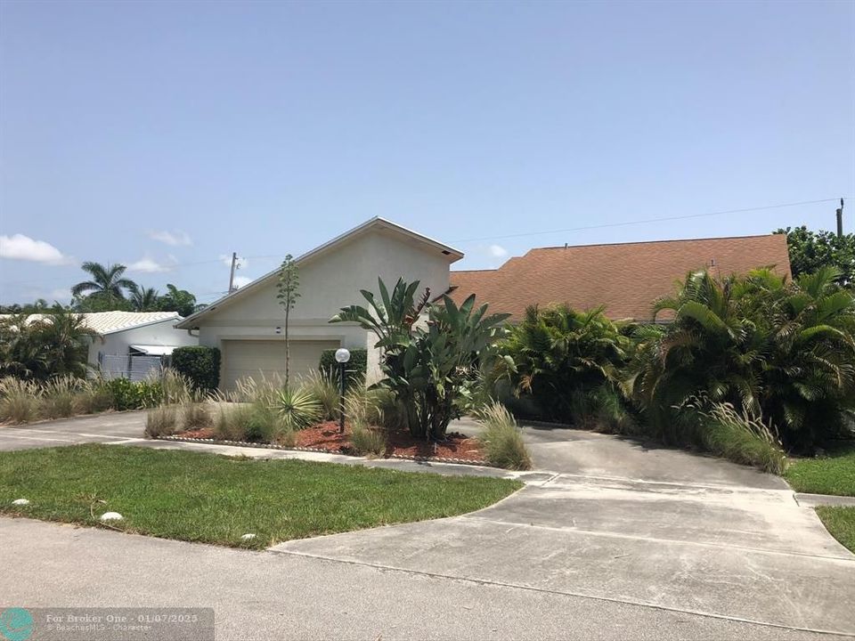 For Rent: $4,900 (4 beds, 3 baths, 2156 Square Feet)