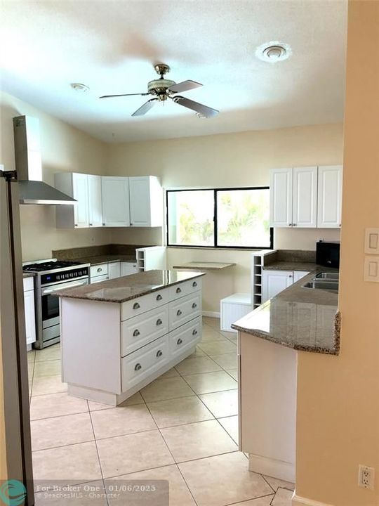 For Rent: $4,900 (4 beds, 3 baths, 2156 Square Feet)