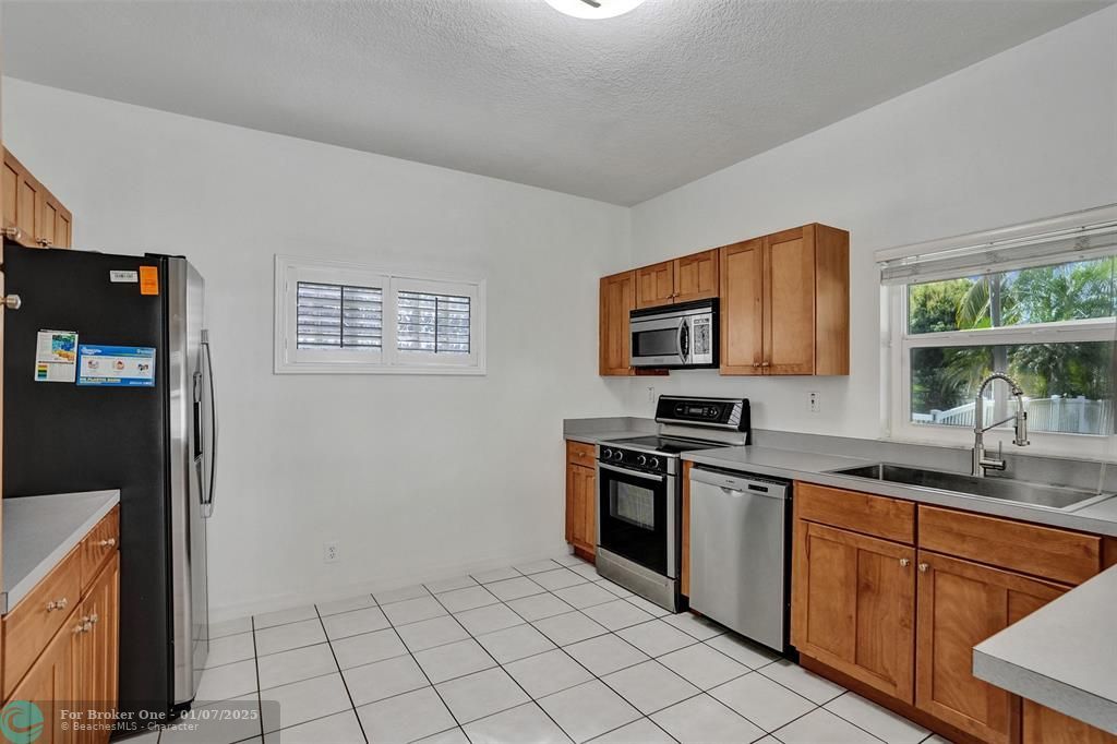 For Rent: $3,400 (3 beds, 2 baths, 2109 Square Feet)