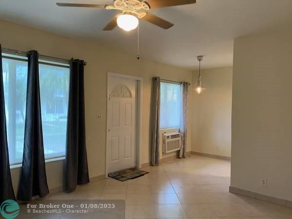 For Rent: $1,550 (1 beds, 1 baths, 400 Square Feet)