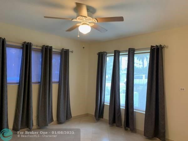 For Rent: $1,550 (1 beds, 1 baths, 400 Square Feet)