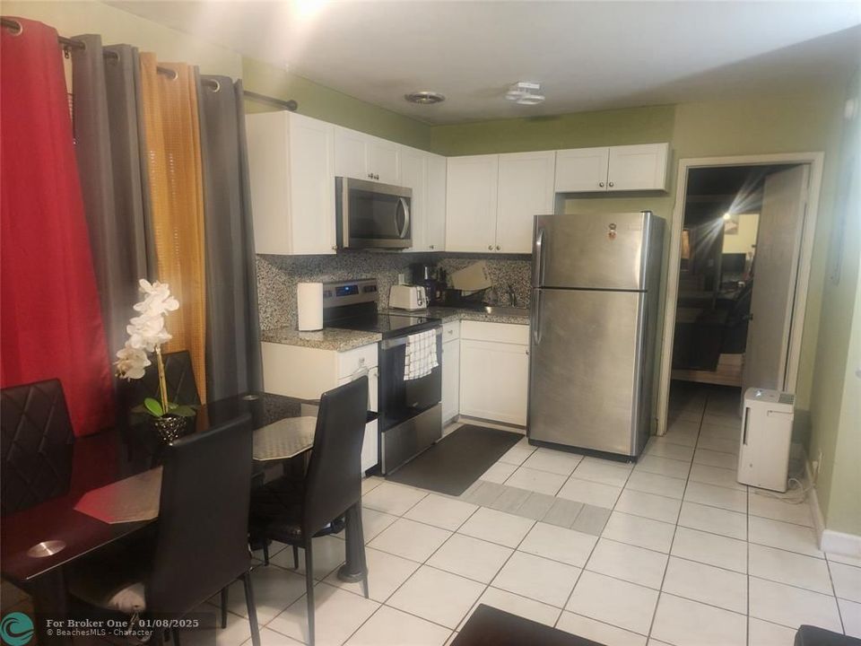 For Sale: $1,650 (1 beds, 1 baths, 1150 Square Feet)