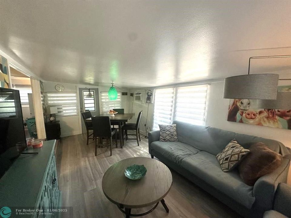 For Sale: $150,000 (2 beds, 1 baths, 540 Square Feet)