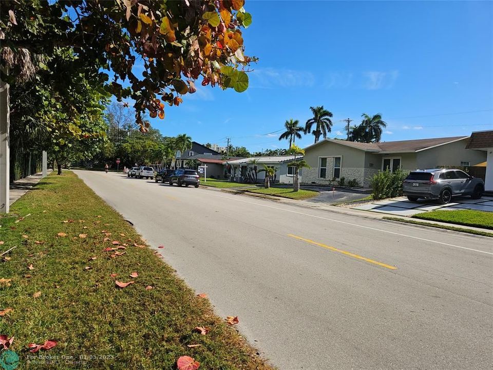 For Sale: $695,000 (3 beds, 2 baths, 1340 Square Feet)