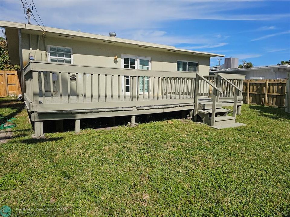 For Sale: $695,000 (3 beds, 2 baths, 1340 Square Feet)