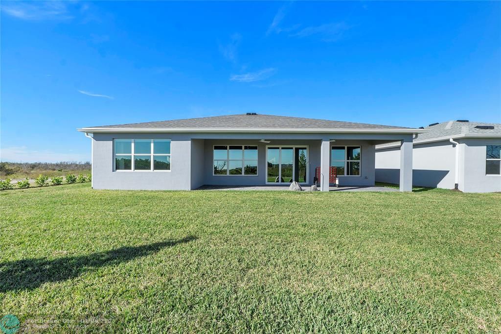 For Sale: $590,000 (3 beds, 2 baths, 2300 Square Feet)