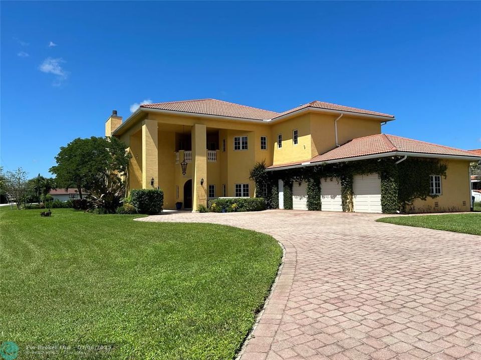 En Venta: $1,888,000 (5 camas, 4 baños, 4292 Pies cuadrados)