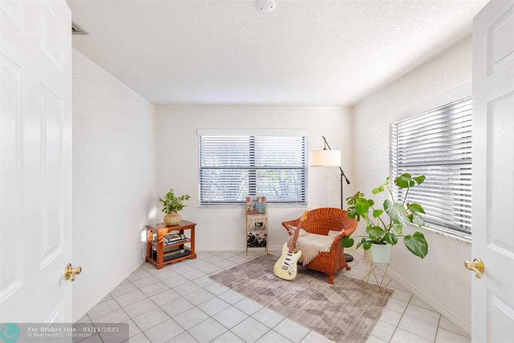 For Sale: $460,000 (3 beds, 2 baths, 1654 Square Feet)