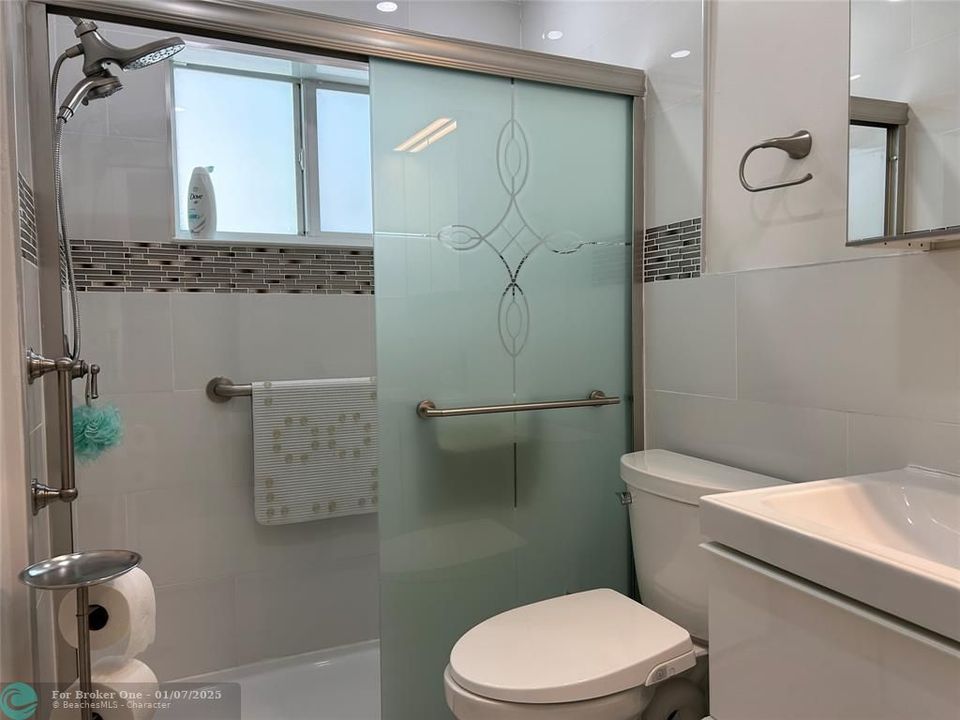 For Sale: $350,000 (2 beds, 1 baths, 1576 Square Feet)