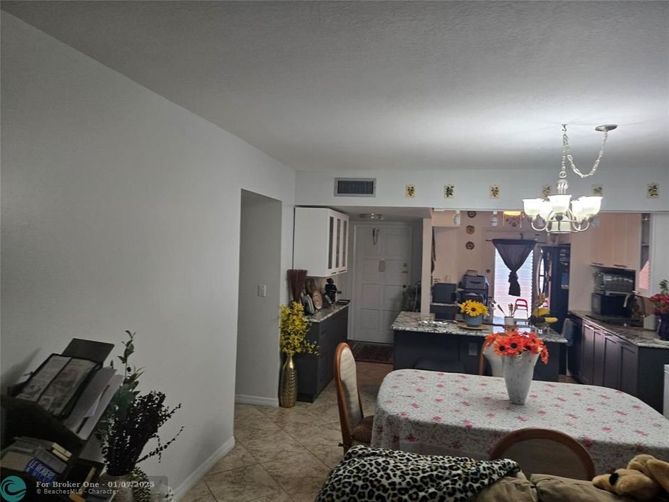 For Sale: $209,999 (2 beds, 2 baths, 980 Square Feet)