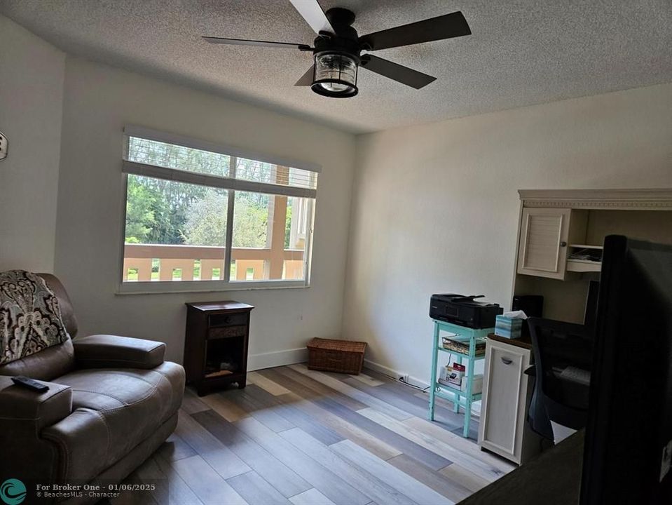 For Sale: $344,000 (2 beds, 2 baths, 1425 Square Feet)