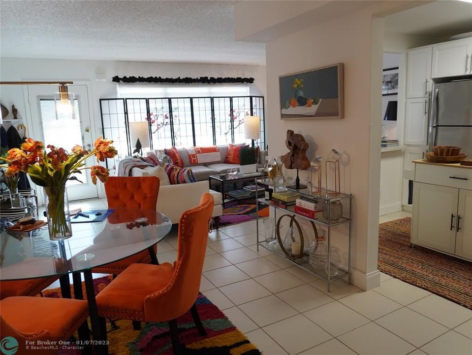 For Sale: $149,000 (1 beds, 1 baths, 798 Square Feet)