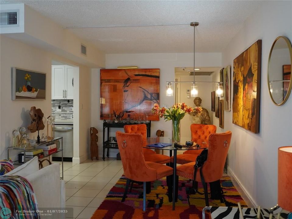 For Sale: $149,000 (1 beds, 1 baths, 798 Square Feet)