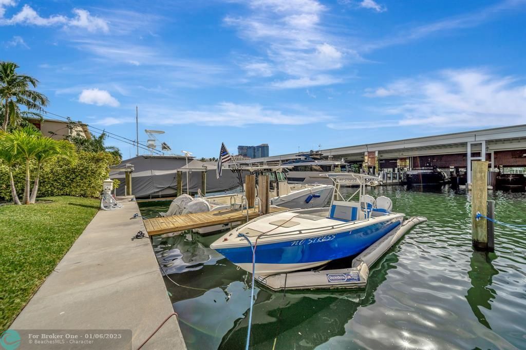 For Sale: $1,050,000 (2 beds, 2 baths, 1459 Square Feet)