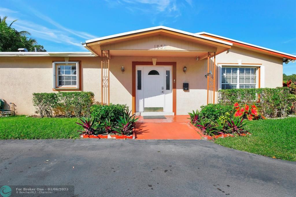 For Sale: $539,999 (4 beds, 2 baths, 1680 Square Feet)