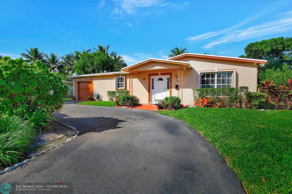 For Sale: $539,999 (4 beds, 2 baths, 1680 Square Feet)