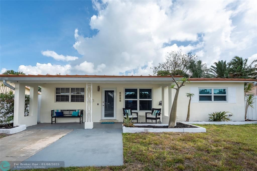 For Sale: $865,000 (4 beds, 2 baths, 1484 Square Feet)