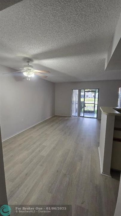 For Rent: $1,700 (1 beds, 1 baths, 720 Square Feet)