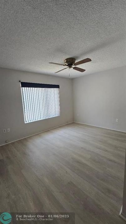 For Rent: $1,700 (1 beds, 1 baths, 720 Square Feet)