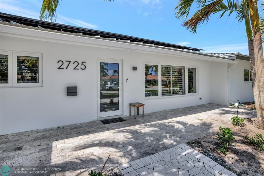 For Sale: $1,695,000 (3 beds, 2 baths, 2321 Square Feet)