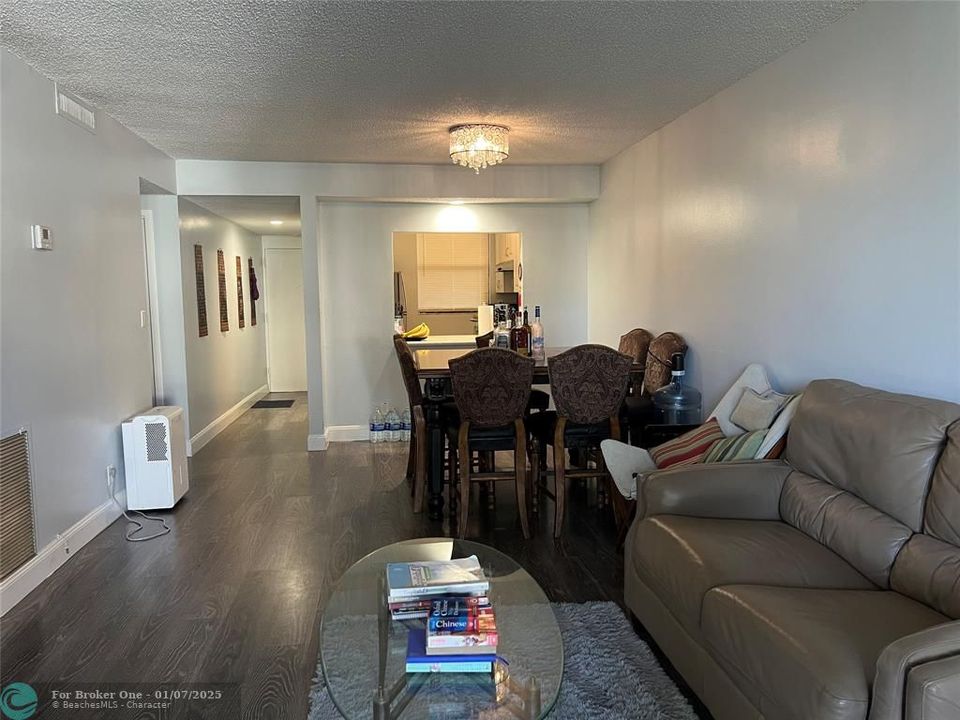 For Sale: $238,000 (2 beds, 2 baths, 1068 Square Feet)