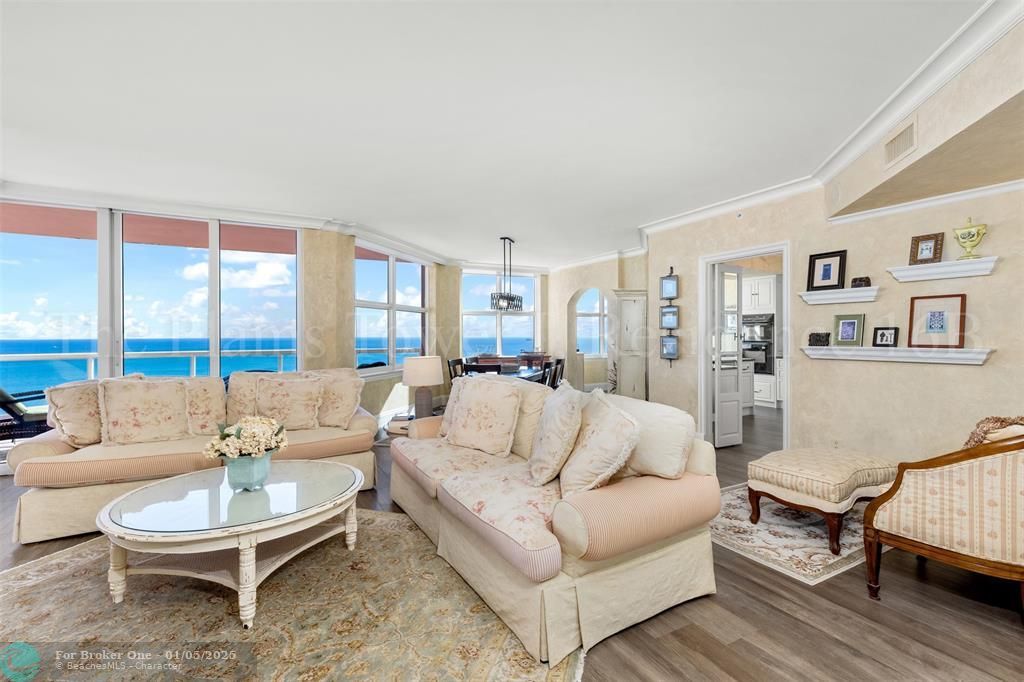 For Sale: $1,950,000 (3 beds, 2 baths, 2623 Square Feet)