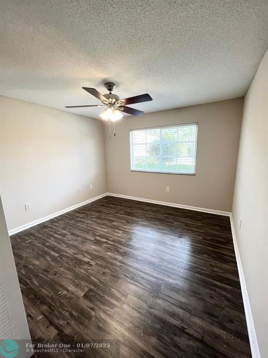 For Rent: $2,300 (3 beds, 2 baths, 1252 Square Feet)