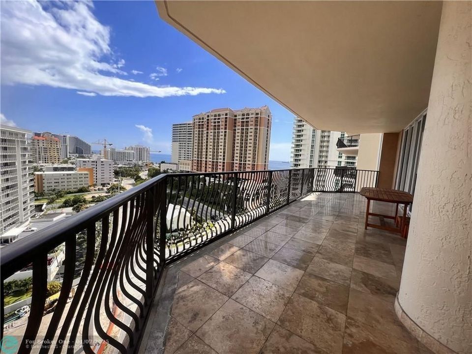 For Sale: $1,100,000 (2 beds, 2 baths, 1722 Square Feet)