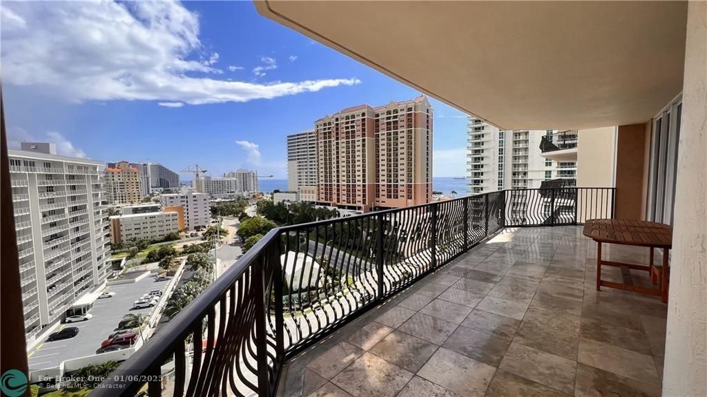 For Sale: $1,100,000 (2 beds, 2 baths, 1722 Square Feet)