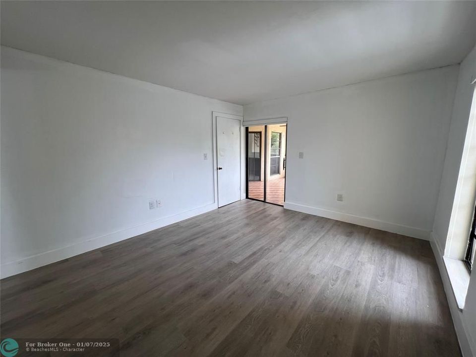 For Rent: $2,600 (2 beds, 2 baths, 1200 Square Feet)